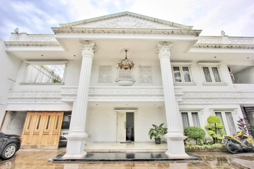  RUMAH STRATEGIS DI PONDOK INDAH JAKARTA SELATAN
