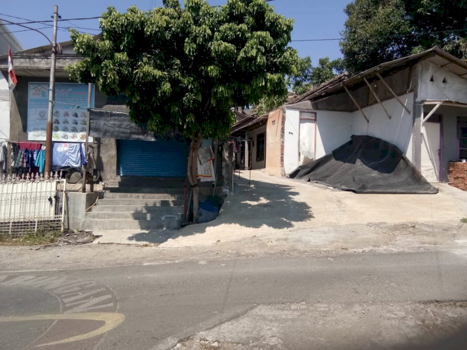 Rumah kos depan kawasan industri