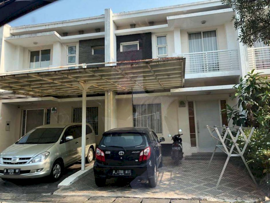 Jual rumah Green Lake City murah bisa nego 3KT, 3KM, sudah renovasi.