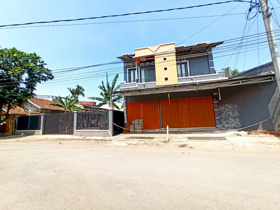 Dijual Ruko + Tanah Sangat Terawat di Bojong Tanjung, Kopo Katapang