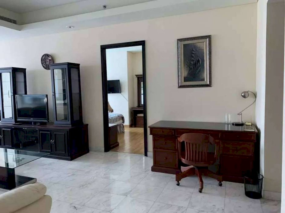 SEWA APARTEMEN THE PEAK SUDIRMAN JAKARTA. TOWER RENAIS