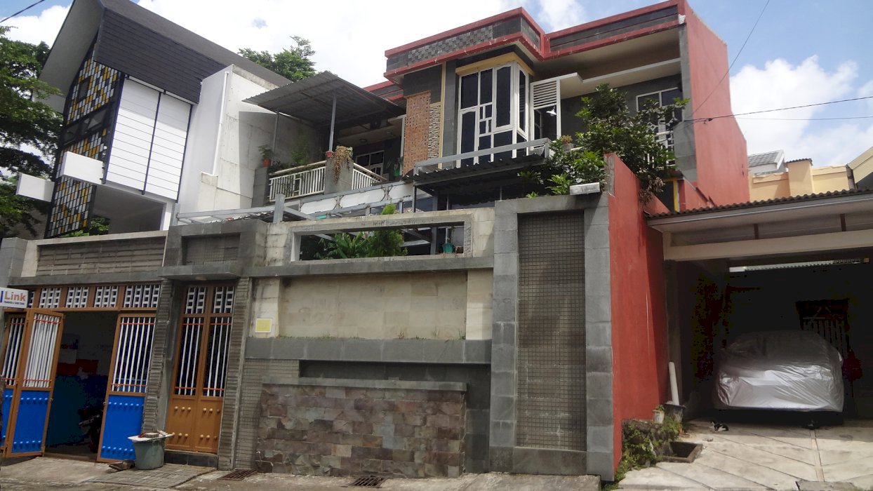 Rumah Hunian Tenang dan Bebas Banjir - Bukit Teknologi