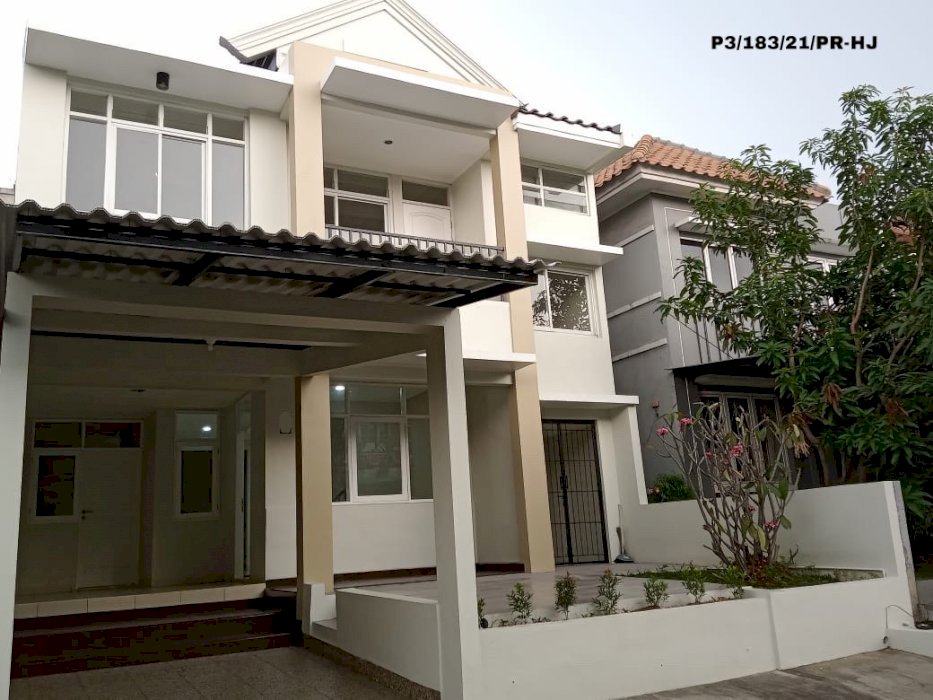 Rumah Cantik 3 Lantai di Legenda Wisata P3/183/21/PR-HJ