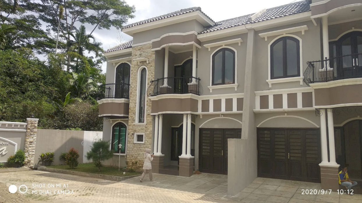 AMIRA CLASSIC BY SAPPHIRE GRUP READY STOCK