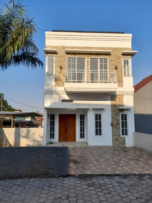 Rumah Baru 2 lantai Nyaman Di Kodau Dekat Exit Tol Jatiwarna