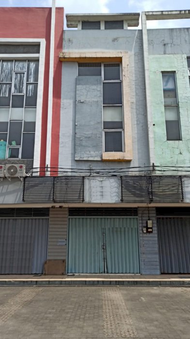 Ruko Bertingkat cocok untuk kantor atau usaha di Batununggal