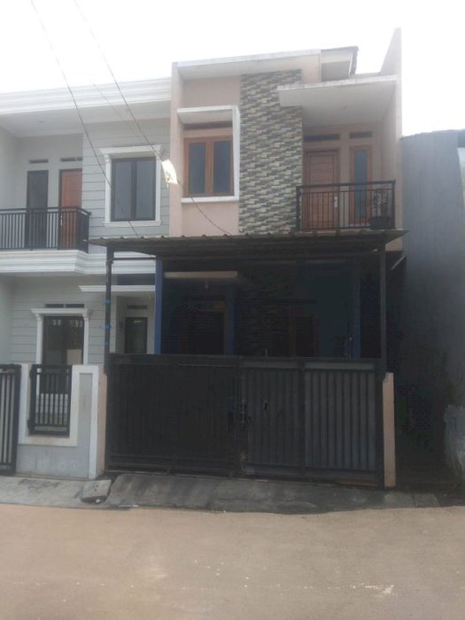 Rmh 2 lantai ciledug larangan selatan Jln larangan selatan Ciledug, Tangerang