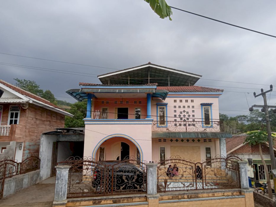 Rumah Tinggal Asri 3 Lantai suasana Nyaman