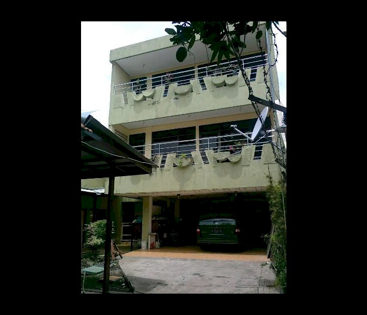 DI JUAL RUMAH DAN TOKO STRATEGIS DI SUMAKERTO SURABAYA