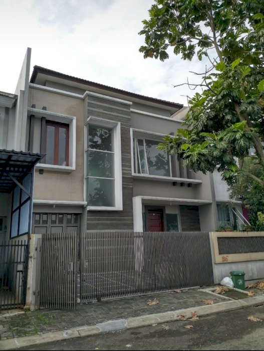 Rumah Elegan Siap Huni di Singgasana