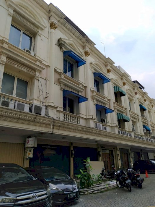 Dijual Murah Ruko Gandeng di Royal Palace Tebet Jakarta Selatan