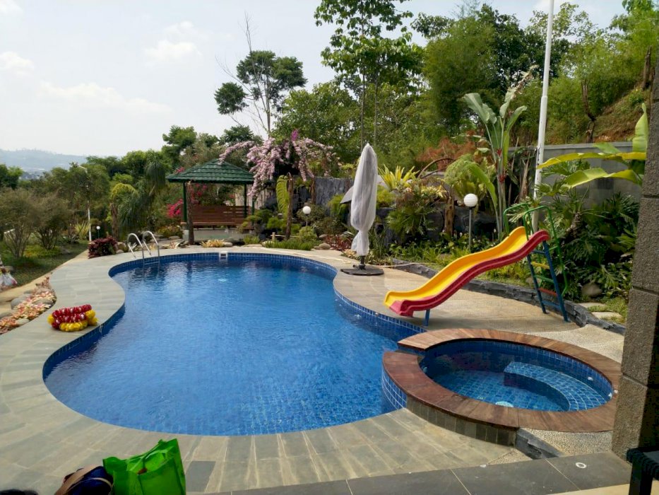 Villa di cipanas dekat kota bunga dengan view bagus