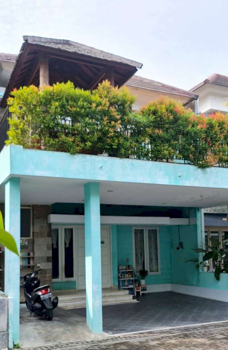 Dijual rumah lantai 2 di perumahan kuta palace jl by pass ngurah rai