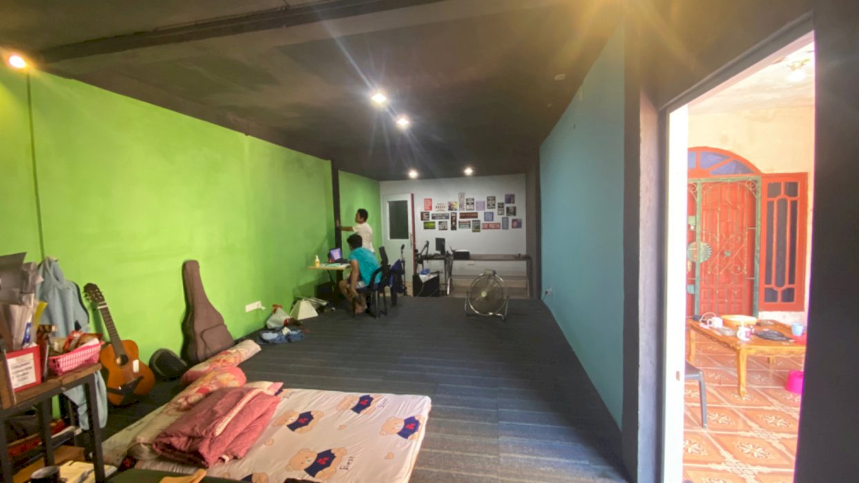 RUMAH 2 LANTAI TANPA PERANTARA