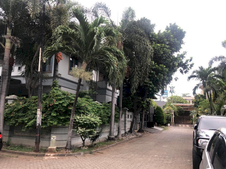 JUAL Rumah Bagus Daerah ,Kedoya Prisma, Kebon Jeruk, Jakarta Barat