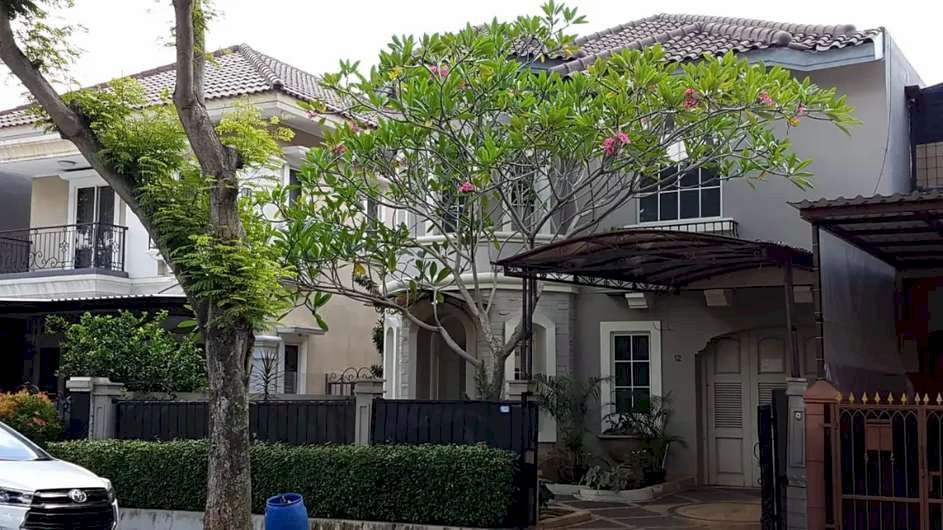 Dijual / Sewa Rumah di Lippo Utara Semi Furnish Lokasi Strategis