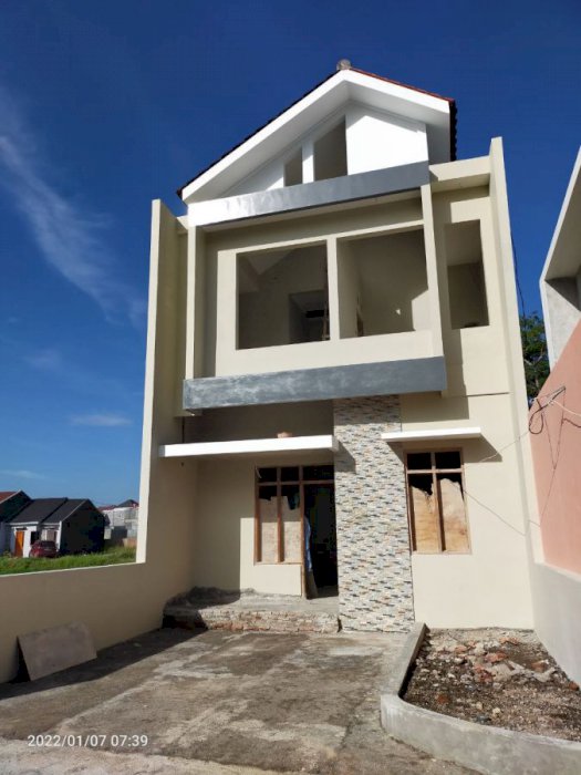 RUMAH SYARIAH STRATEGIS DI GRAND MADINA RESIDENCE 1 GUMPANG KARTASURA