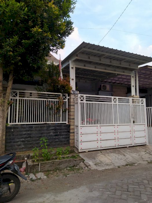 Rumah Minimalis 2 Lt di Istana Tegal Besar Siap Huni