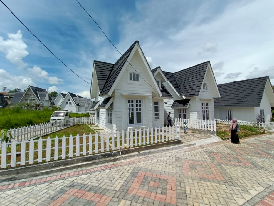 Villa Minimalis type 21/63 ala Eropa di Kawasan Agrowisata