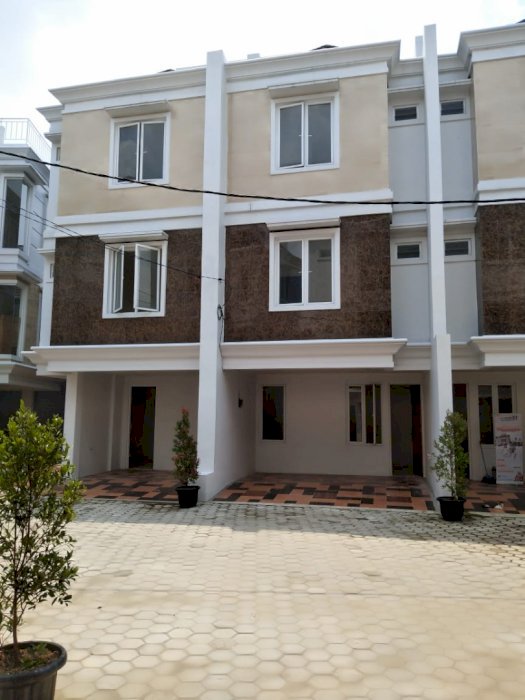 DI JUAL TOWNHOUSE 3 LANTAI DI PEJATEN TIMUR PASAR MINGGU JAKARTA SELATAN