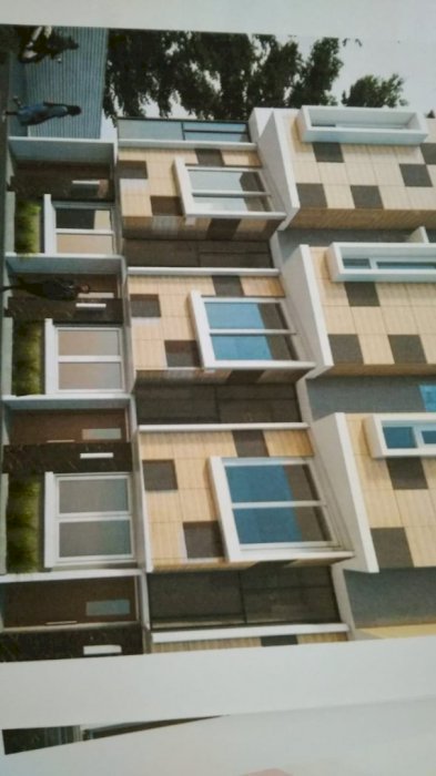 JUAL  RUMAH TOWNHOUSE DI KEMANG JAKARTA SELATAN