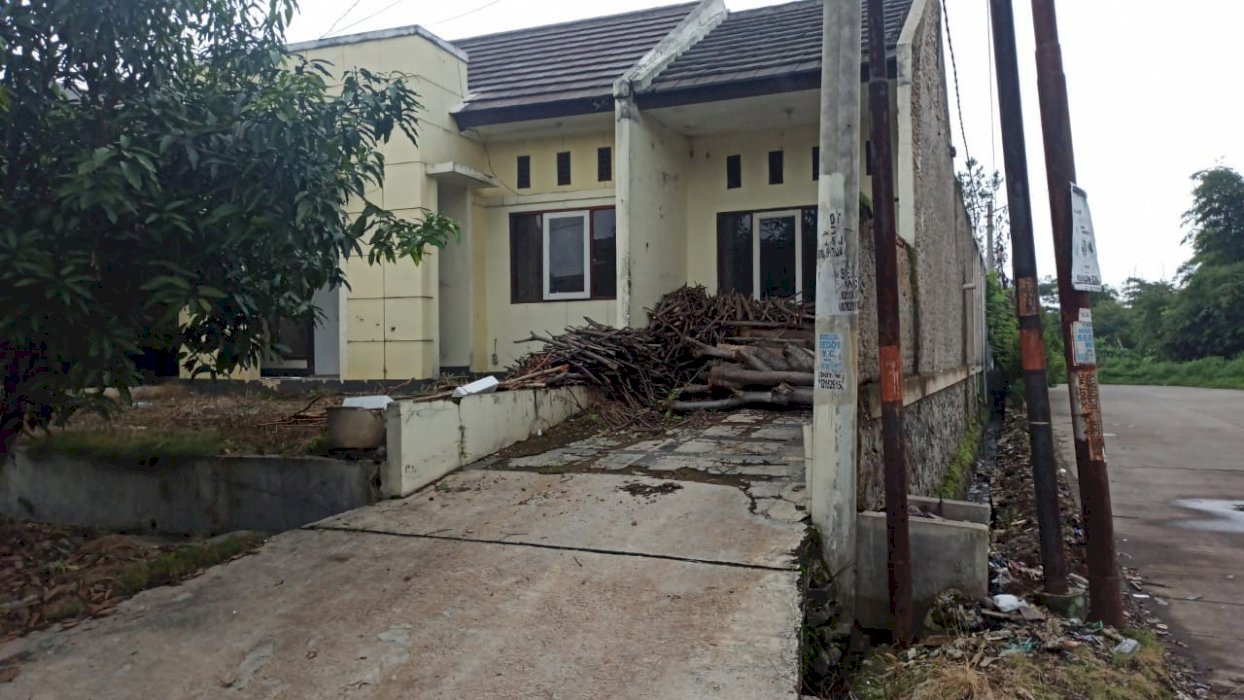 Dijual Rumah Cocok Banget Untuk Invest!!! di Taman Kopo Katapang