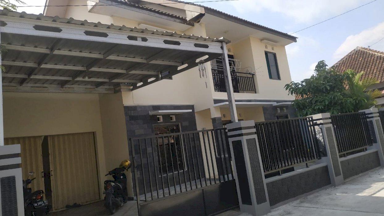 Jual rumah modern 2 lantai di sidomoyo godean