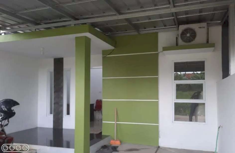 Rumah Halaman Belakang Luas