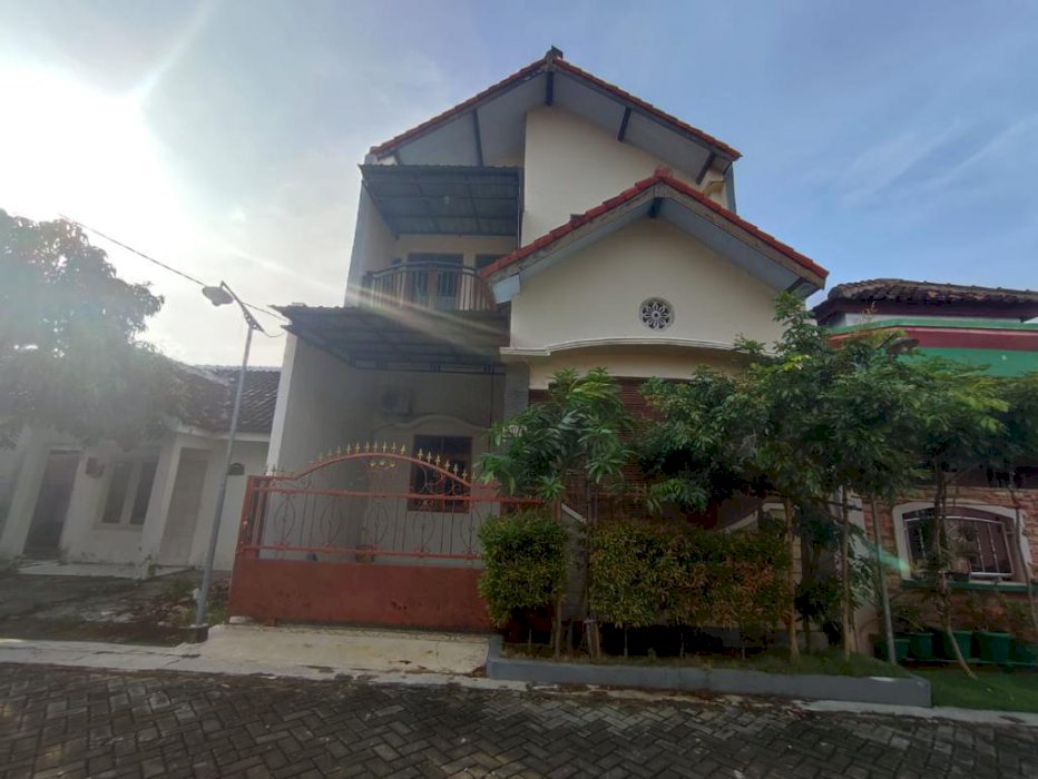 Di jual rumah lantai 2