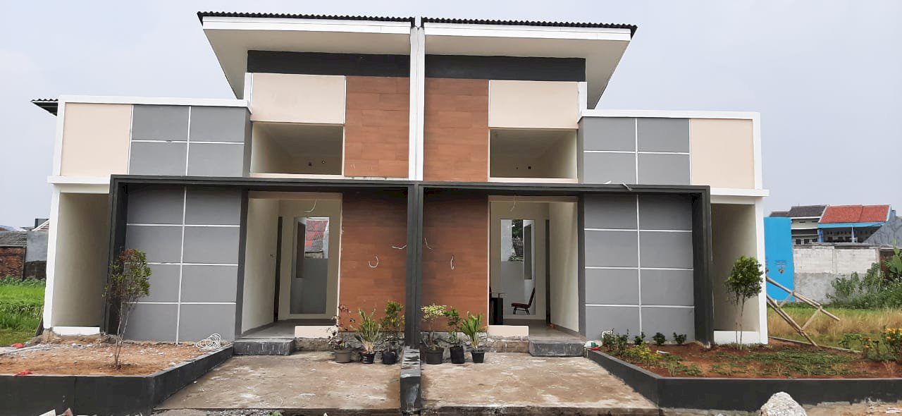 Rumah unik harga menarik di lokasi asyik belakang harapan indah Bekasi