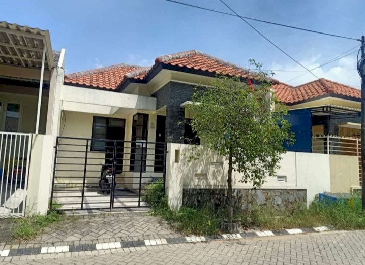 Rumah di Babatan Pratama wiyung