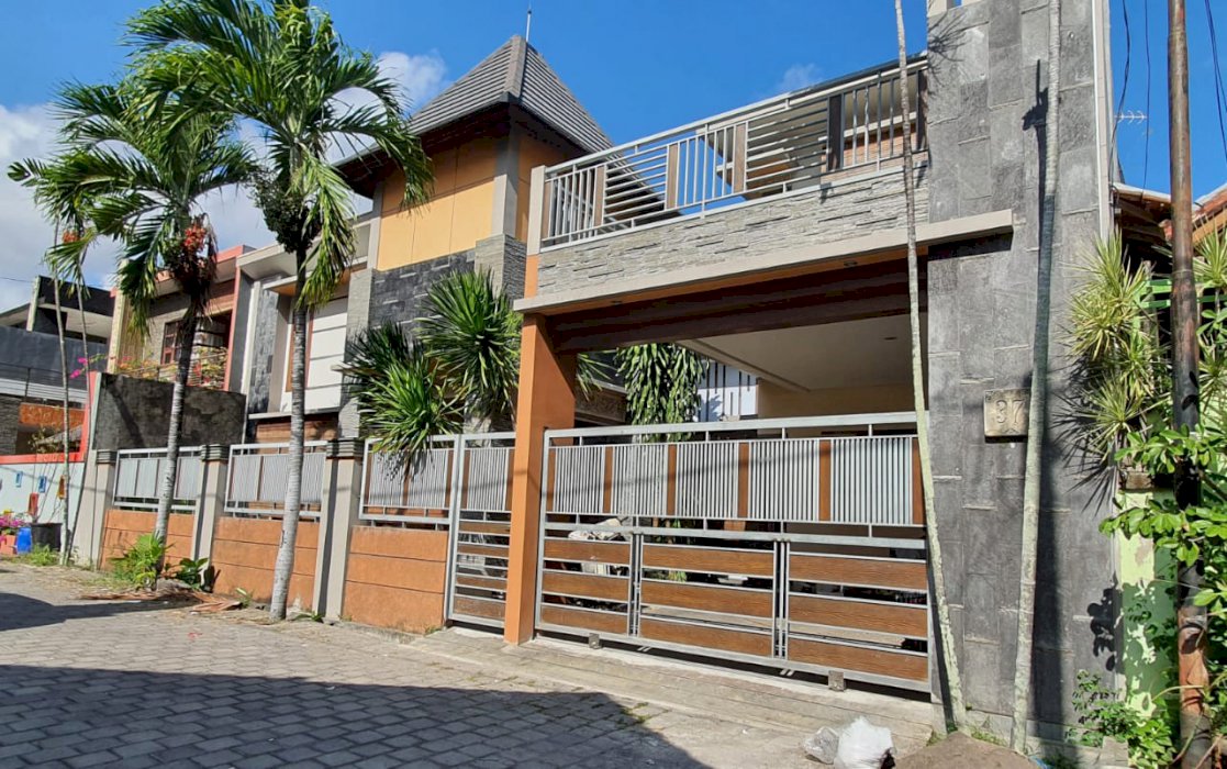 Dijual rumah lantai 2 dikawasan elite perumahan dikawasan pedungan