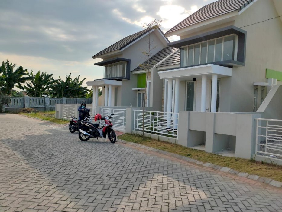 CUMA BAYAR 5 JUTA SAJA, RUMAH SIAP HUNI, FREE  BPHTB - BUKTIKAN !!!!