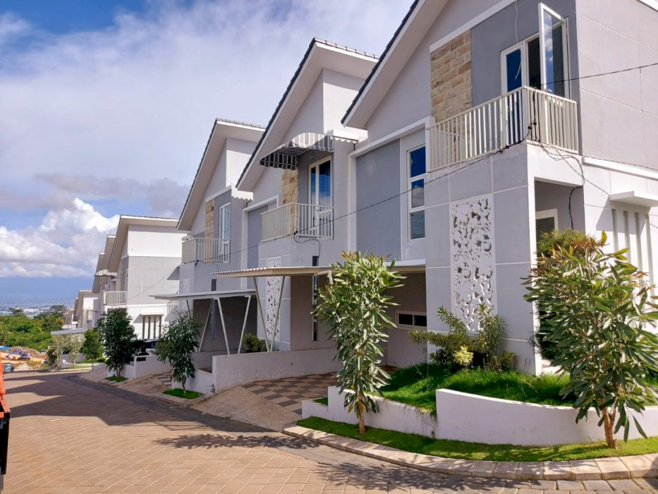 Rumah Cantik Desain Shabby Kekinian Nuansa Sharia dan Ada Rooftopnya