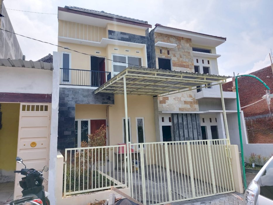 [Ready Stock] 4 Unit Rumah Elit Harga Irit di Area Komersil Dau Poros