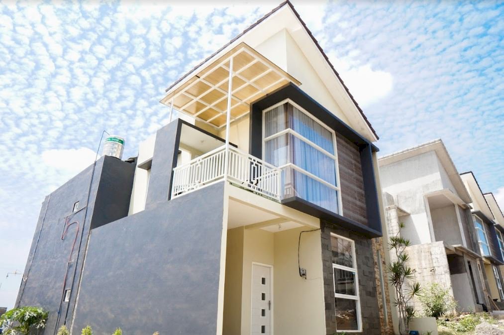Villa Sewa Kelola Minimalis 2 Lantai di Kota Wisata Batu