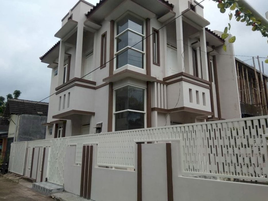 [Ready Stock] Rumah 2 Lantai di Poros Jalibar Grand Permata Jingga