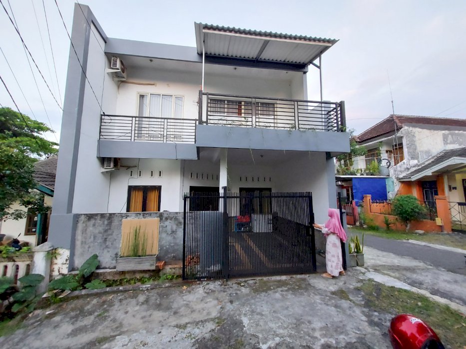 [Ready Stock] Istimewa, Owner BU. Dijual Rumah Semi Furnished di Blimbing Malang