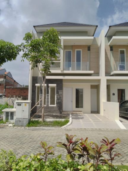 RUMAH 2 LANTAI DEKAT ROYAL PLAZA KETINTANG