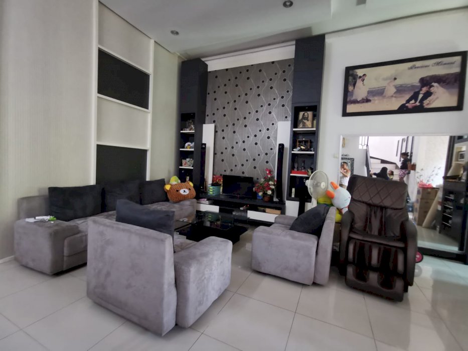 Rumah 2 lantai siap huni sangat terawat bagusssss bangettt....lihat dulu baru