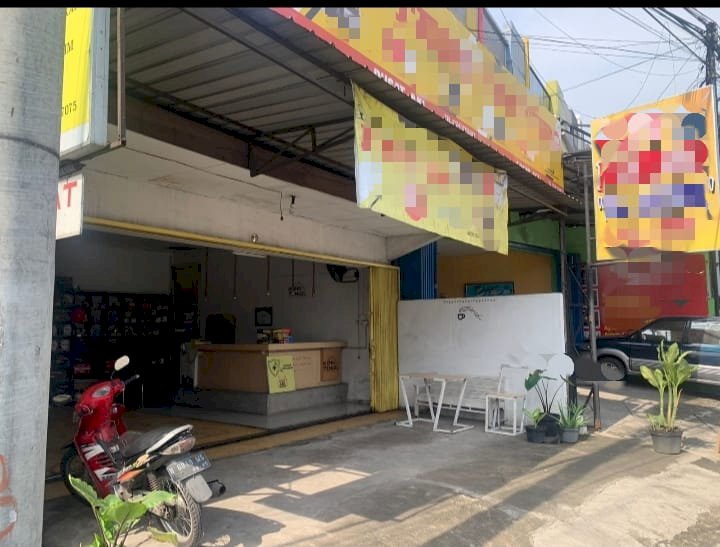 rumah strategis pinggir jalan raya majapahit