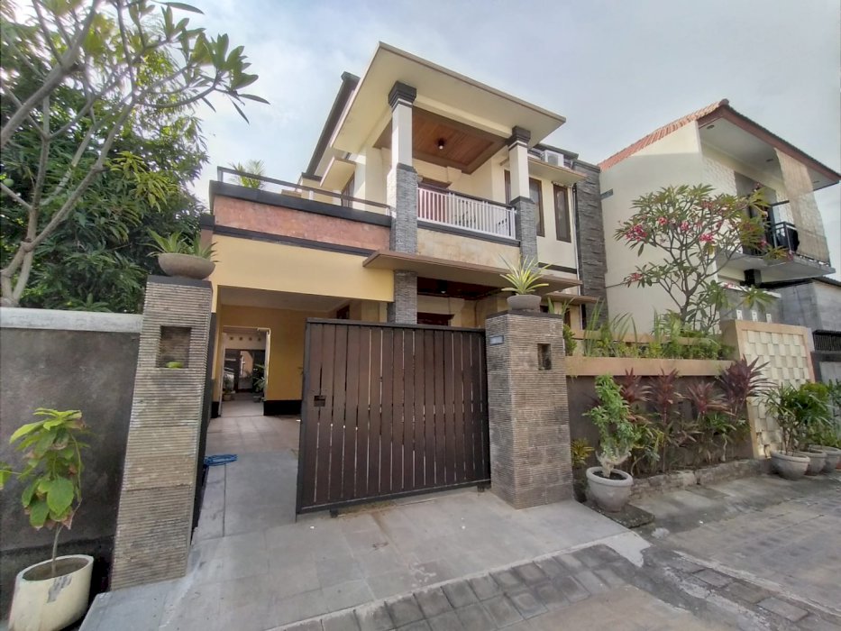 LANTAI 2 LINGKUNGAN ELITE MERTASARI SIDAKARYA DENPASAR SELATAN