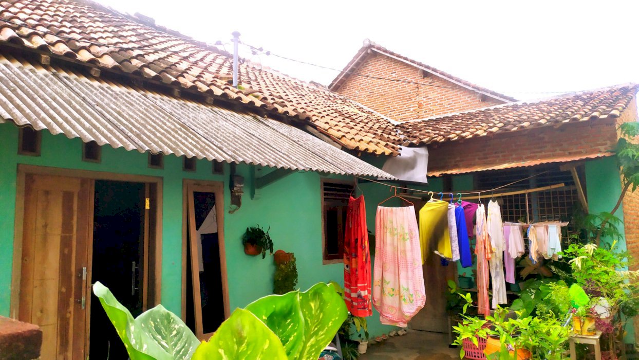 DIJUAL rumah pribadi harga nego, lokasi jatimulyo deket pom