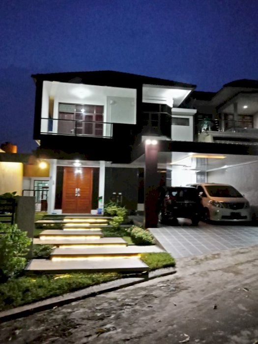 Rumah mewah full Furnished di Banyumanik Undip Semarang