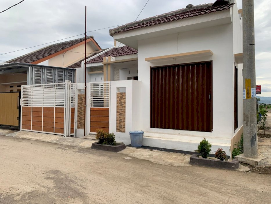 Dijual Rumah Asri Adem di Rancamanyar Indah