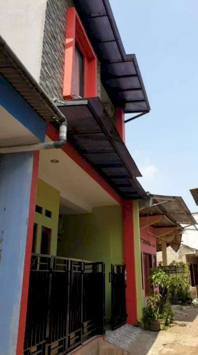 DIJUAL CEPAT (BU) RUMAH 2 LANTAI RAPI,CANTIK,STRATEGIS,CIMANGGIS,DEPOK