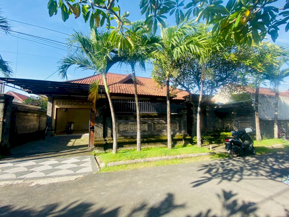 Dijual rumah lantai 1 dikawasan jl puputan renon denpasar
