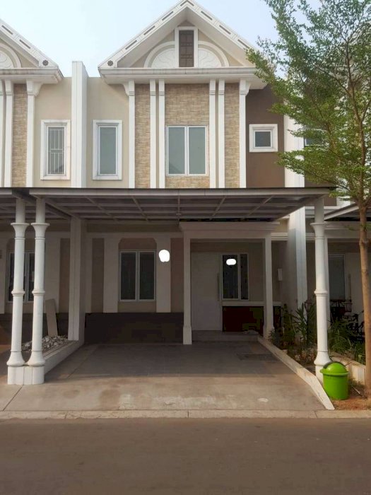 Dijual cepat rumah siap huni luas 6x17 102m2 Type 3+1 Cluster Thames JGC Cakung Jakarta Timur