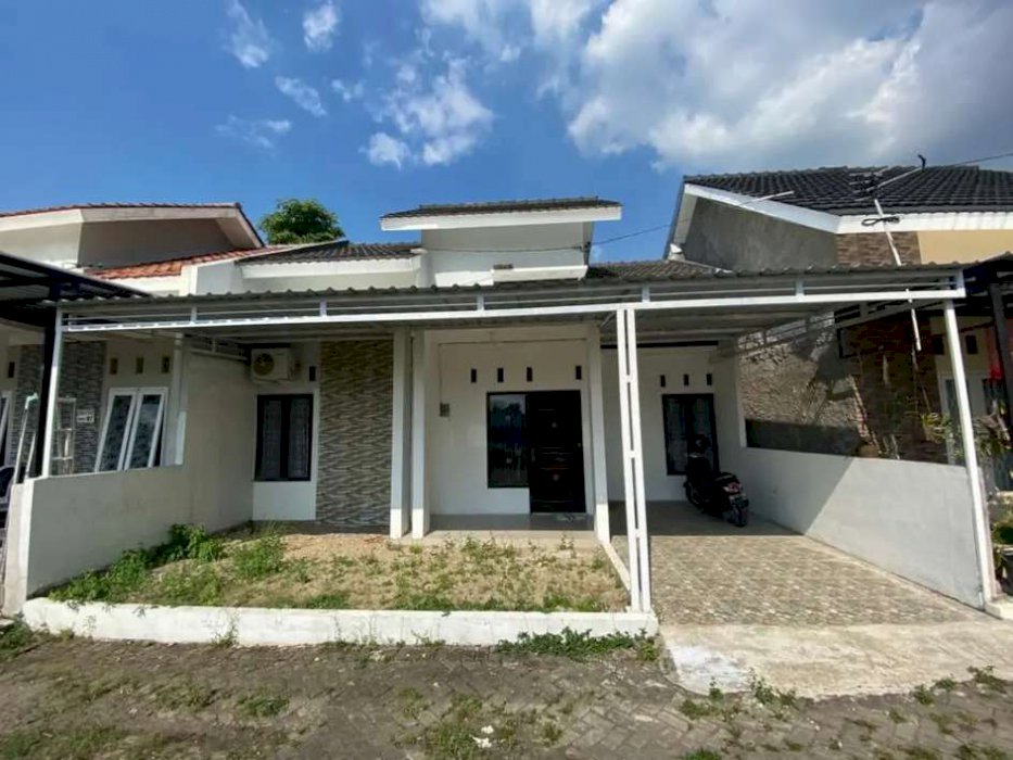 Rumah bagus dijual solo dekat bandara gagaksipat colomadu 425jt