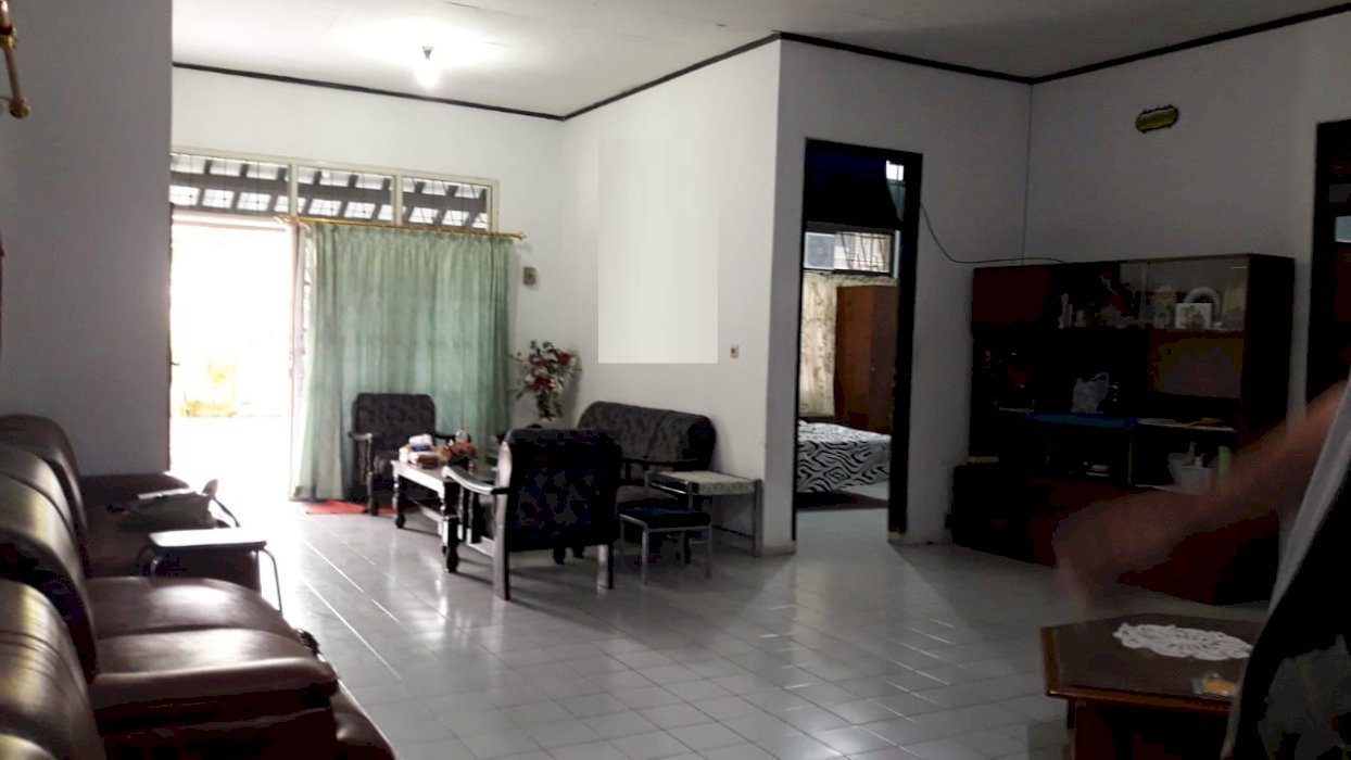 Dijual Rumah Menarik di Taman Kopo Indah 1